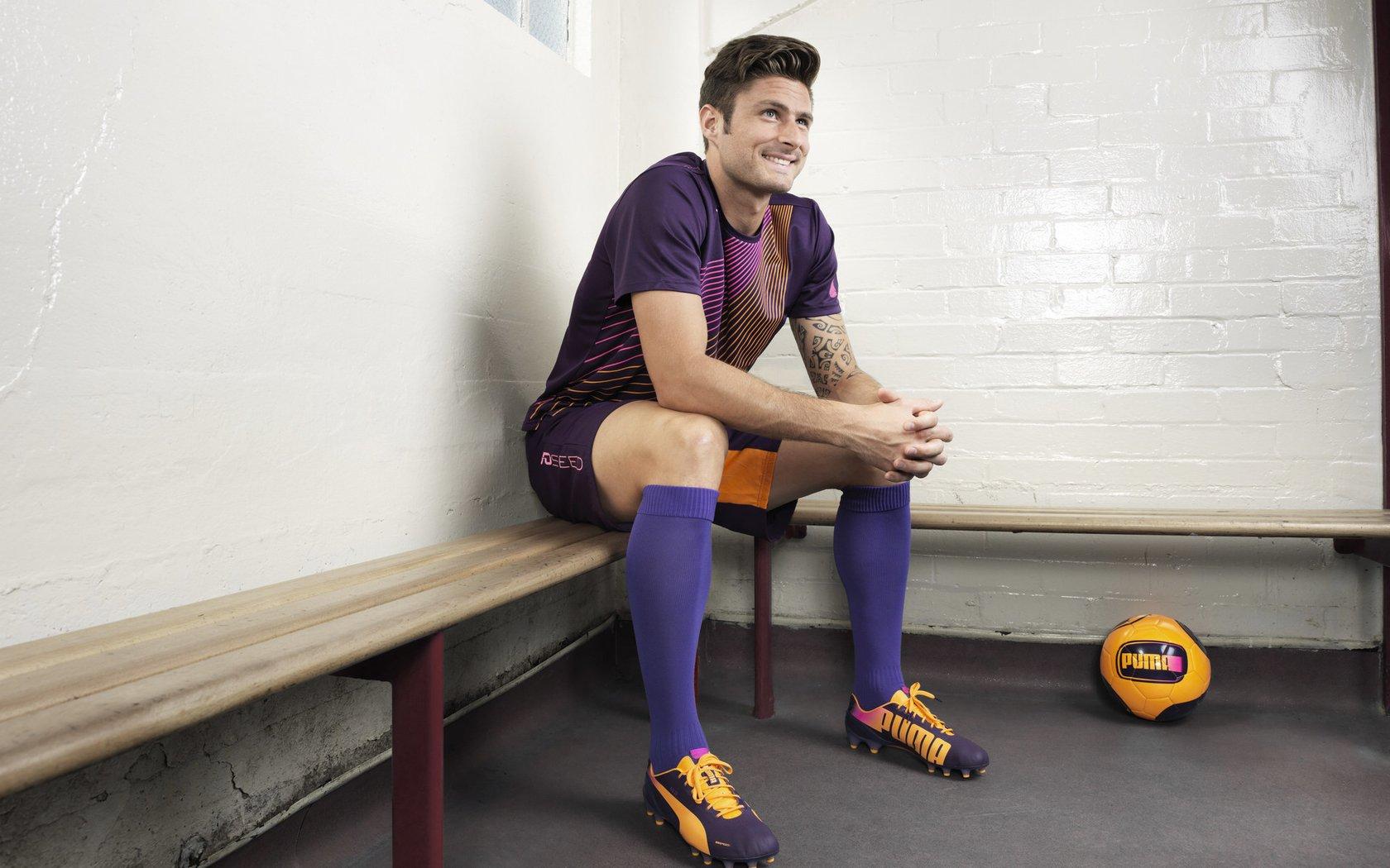 前曼联传奇发声,加纳乔天赋获赞,但蓝军前景引质疑