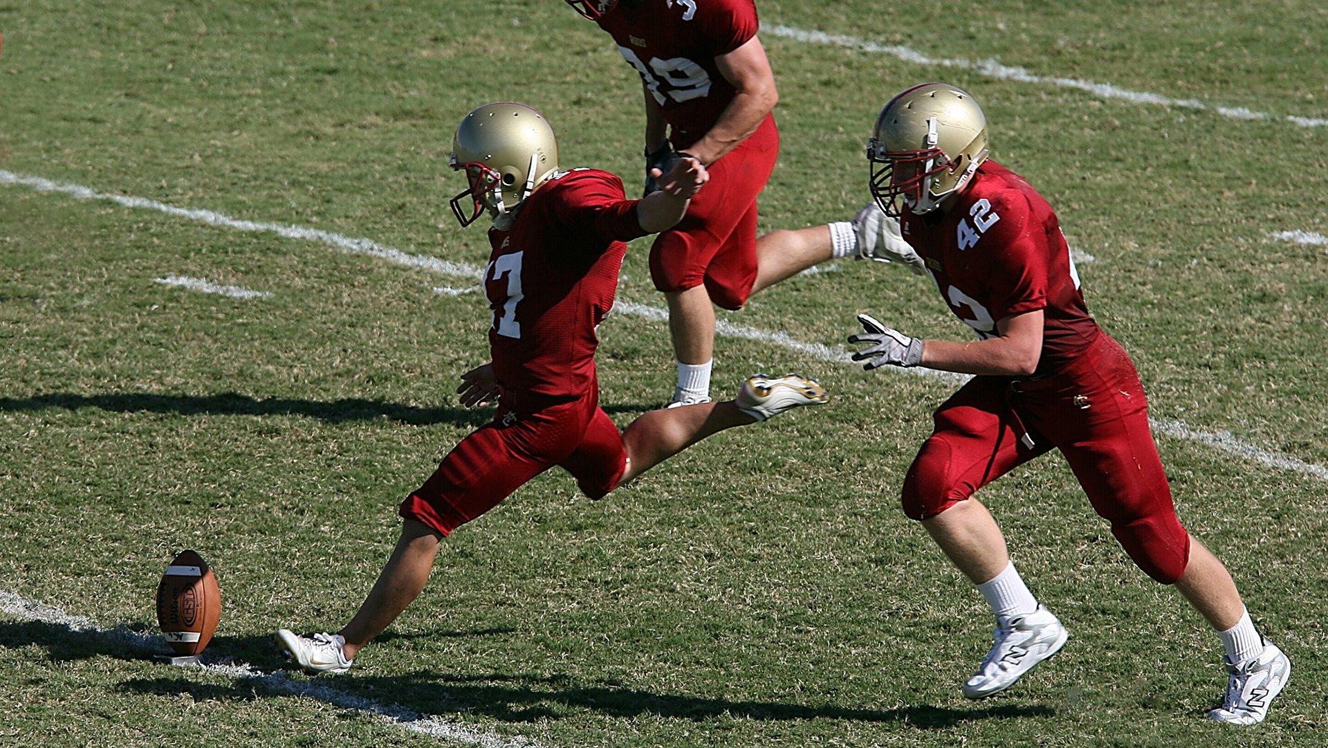 红军锋线哑火客场惨遭零封，诺丁汉森林主场三球完胜利物浦