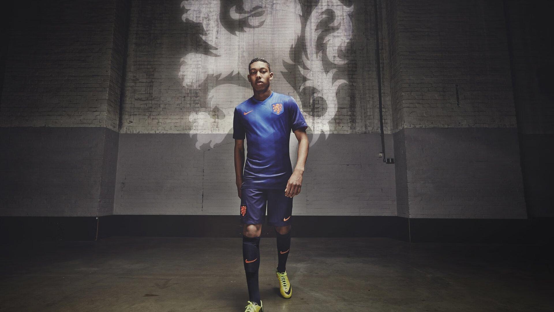 法甲劲旅里昂锁定经验防线，开启免签阿斯皮利奎塔谈判